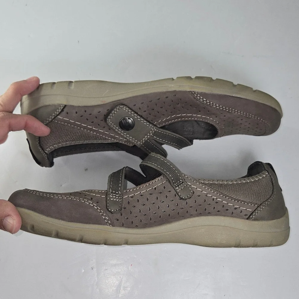 Earth Origins tiffany Comfort Mary Jane Flats Taupe Perforated Leather Size 9 - Picture 5 of 9
